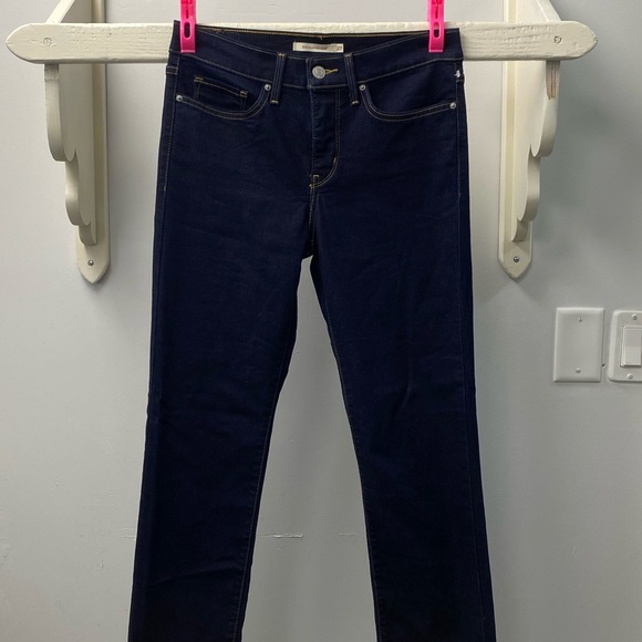 Levi’s 312 shaping slim jeans - Picture 2 of 3